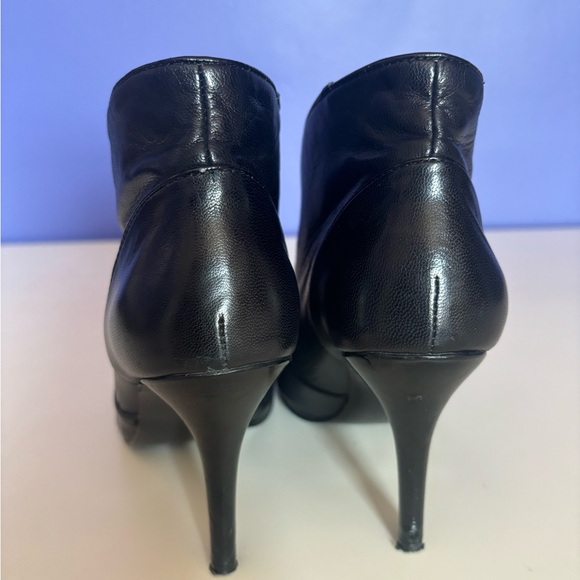 Bandolino leather bootie size 6 - Picture 5 of 8